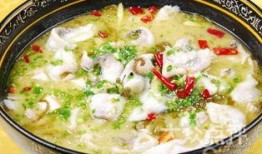 男子爆料酸菜鱼事件视频,揭秘后厨黑幕，食品安全引关注