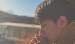 肖战吃瓜采访视频全集免费观看,揭秘明星幕后趣闻